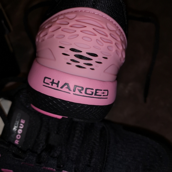 UnderArmour UA GS Charged Rogue 2 Running Shoes - Picture 2 of 4